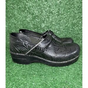 Dansko XP Embossed Clogs Size 40 Black Floral Leather Slip-On Shoes US 9/9.5